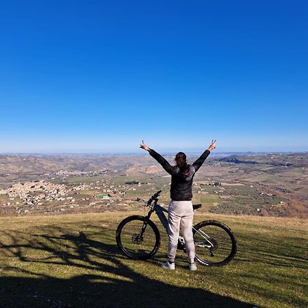 Azienda Agrituristica La Torretta 토코 다 카사우리아 외부 사진